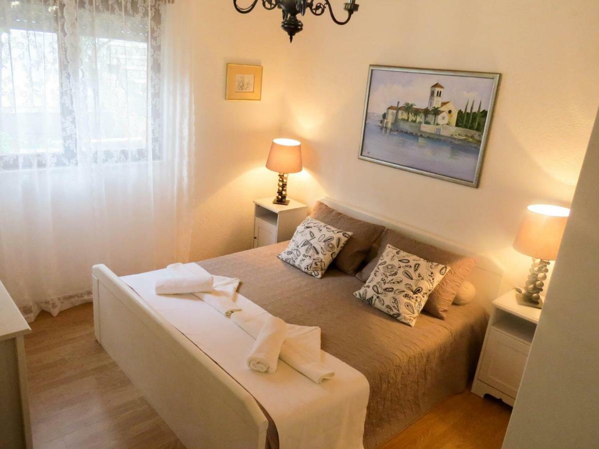 Apartments Barba Trogir Exterior photo